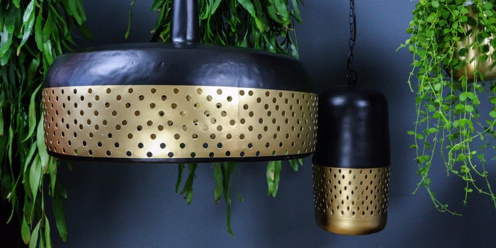 Statement lights: The models "Gold Iron" from Atelier Lumina are real eye-catchers with their two-dimensional colour application.