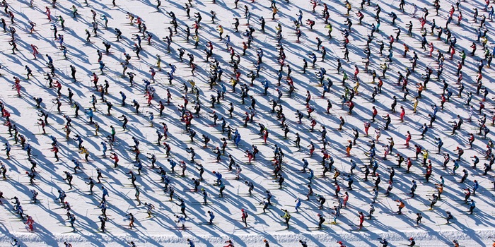 Begeisterte Langläufer am Engadiner Skimarathon – dieses Jahr werden über 14 000 Teilnehmer erwartet