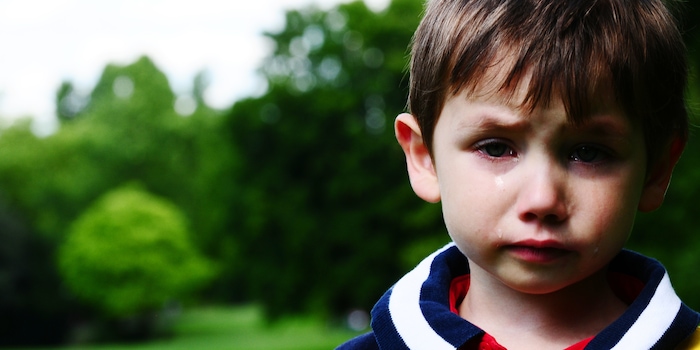 Être trop strict n'aide ni vous ni votre enfant. Être trop strict n'aide ni vous ni votre enfant.