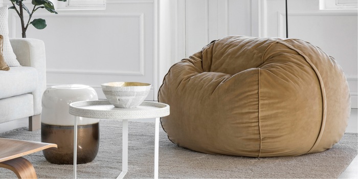 Indoor and outdoor variants look good with the sofa as a complement or solo in the reading corner.
