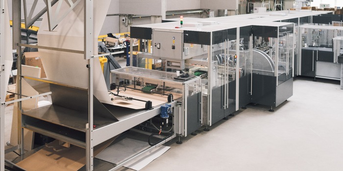 He might have wrapped that package you recently recieved – our new packaging machine at the warehouse in Wohlen. Image: Thomas Kunz