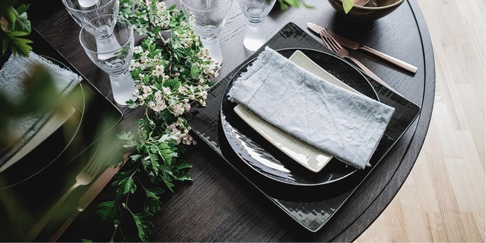 Something a little different: Combining rectangular plates with round ones creates an exciting overall look. Image: Rosenthal Something a little different: Combining rectangular plates with round ones creates an exciting overall look. Image: Rosenthal