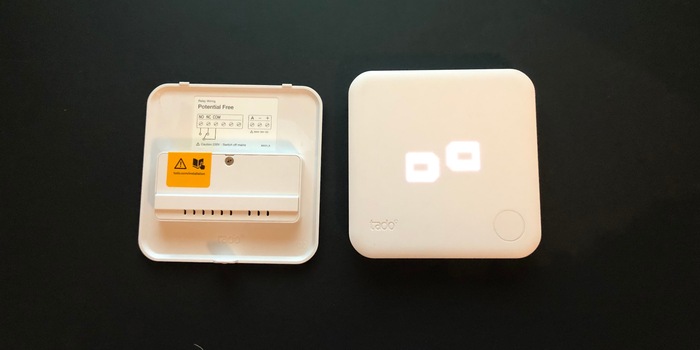 Macht von innen und aussen eine aufgeräumte Figur: Der Tado Raumthermostat wirkt unauffällig und elegant.