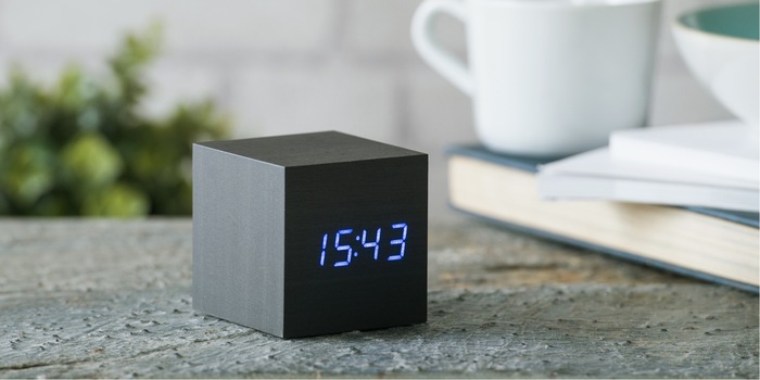 "Back to basics": with their design and state-of-the-art functionality, alarm clocks compete with the alarm function of smartphones. Photo: Gingko