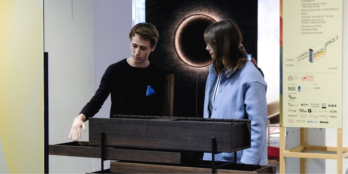 Für gewöhnlich halten Möbel wie ein Sideboard Dinge unter Verschluss. Aber die Möbelkollektion #talktaboos ist da anders: Aufbewahrungsmöbel «Ark» von Christina Olsen und Ida Høstrup lässt durchblicken.