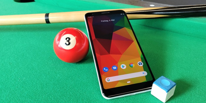 Le Google Pixel 3a XL avec un écran de six pouces.