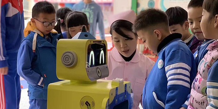 A robot will prevent disease epidemics in Chinese kindergartens and preschools. Source: Walklake