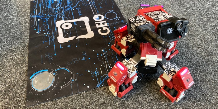 Das Mikrofaser-AR-Tuch ist noch das Beste: Der GJS GEIO ist alles andere als ein cooler Gaming-Roboter.