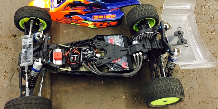 Auto RC con batteria Shorty del Team Orion - si adatta perfettamente a numerose auto da corsa.