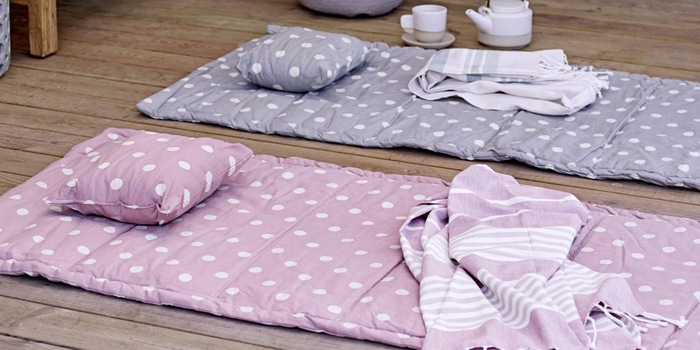 L'alternative la plus confortable à la serviette habituelle : les tapis de plage de Bloomingville.