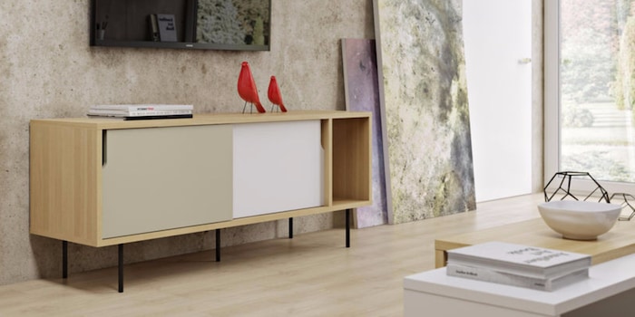 Seen at Temahome: simple furniture and gaudy accents.
