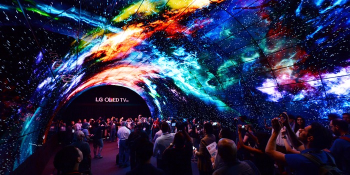 LG a construit un tunnel avec des TV OLED.