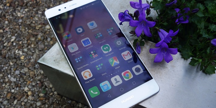 The EMUI user interface looks nice, but has flaws