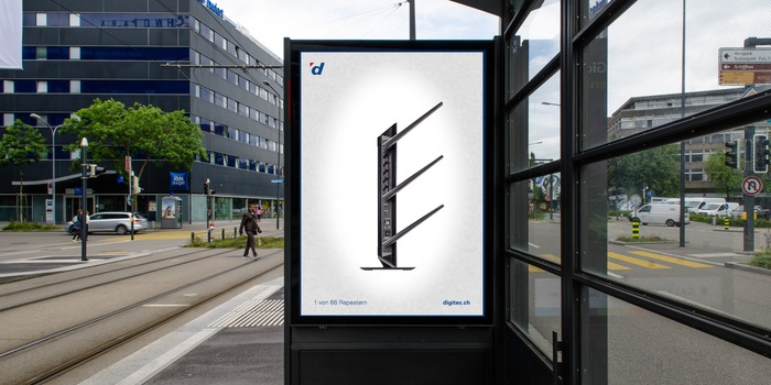 Plakat an der Tramhaltestelle "Technopark".