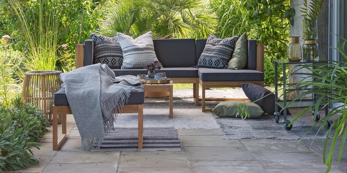Il ne manque plus que les températures tropicales: salon de jardin modulable «New York» de Giardimo.