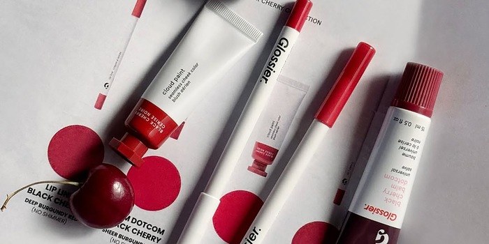 Instagram @glossier