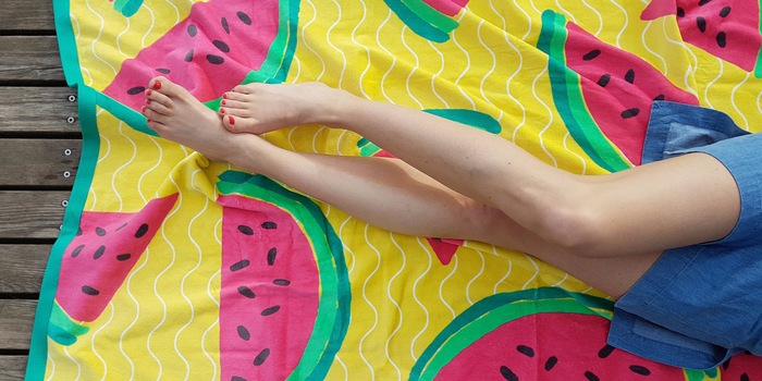 Pineapples and melons can now also be found on beach towels. Model «Watermelon» by KAS.